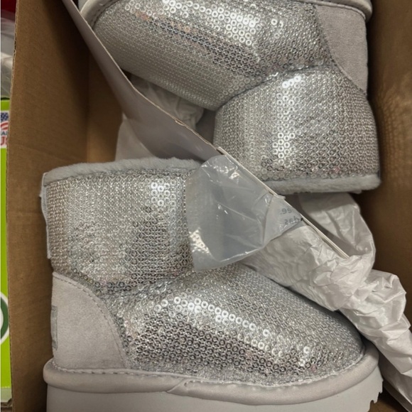 Toddler Size 6 UGGS UGGSparkling Silver Sequin Boots